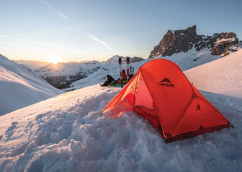 Ultralight vs. 4-Season Expedition Tents: Materials, Weather Protection, and Real-World Performance